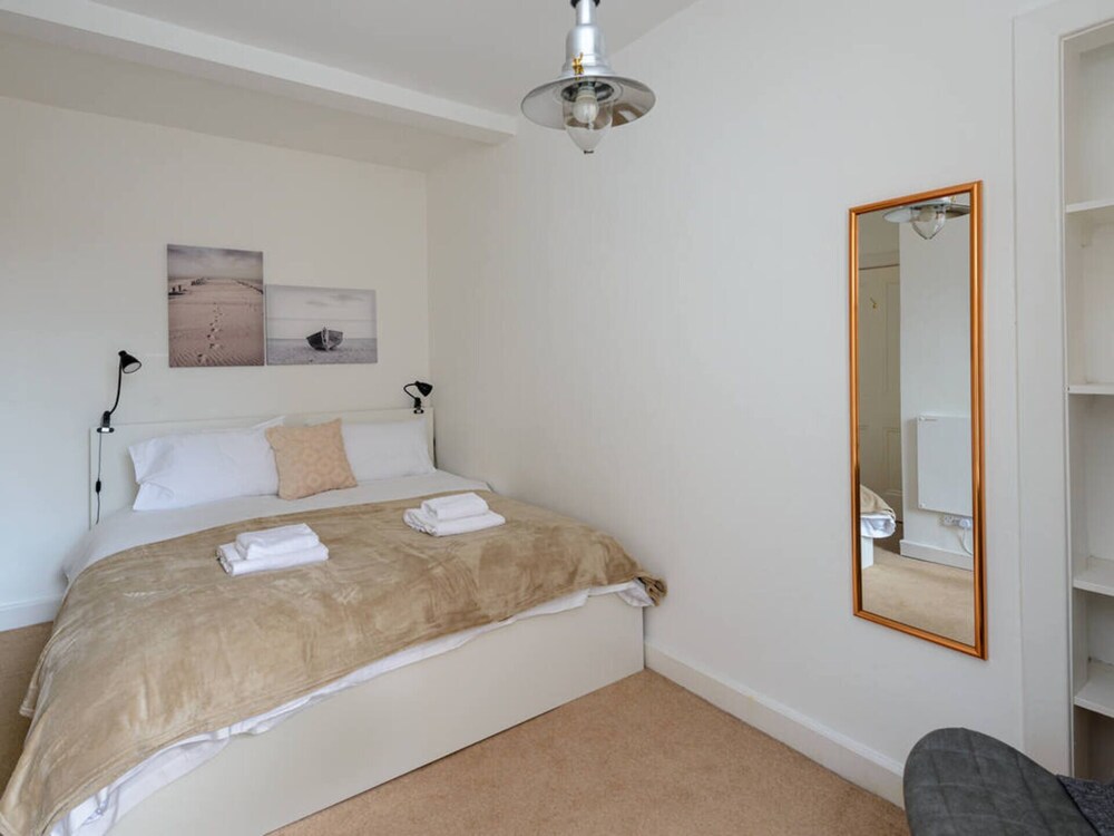 Pebbles Apartment - Heart of Town