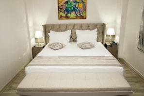 Executive Double Room | Minibar, free WiFi, bed sheets, wheelchair access