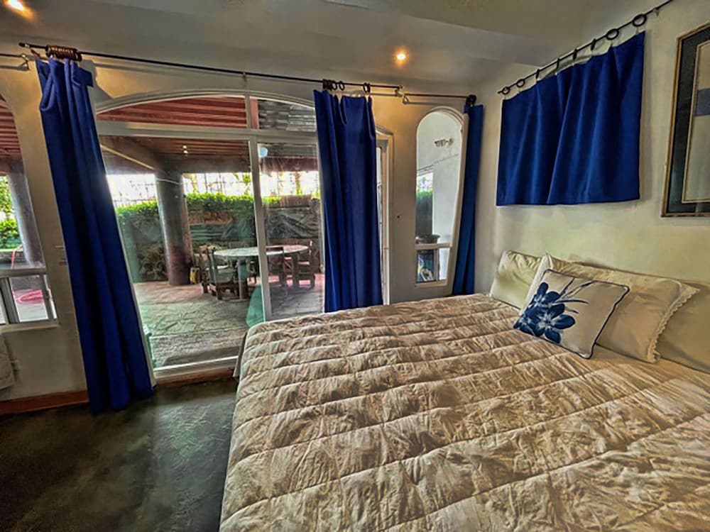 ***Casa Olas*** pool, jacuzzi, beach & bbq