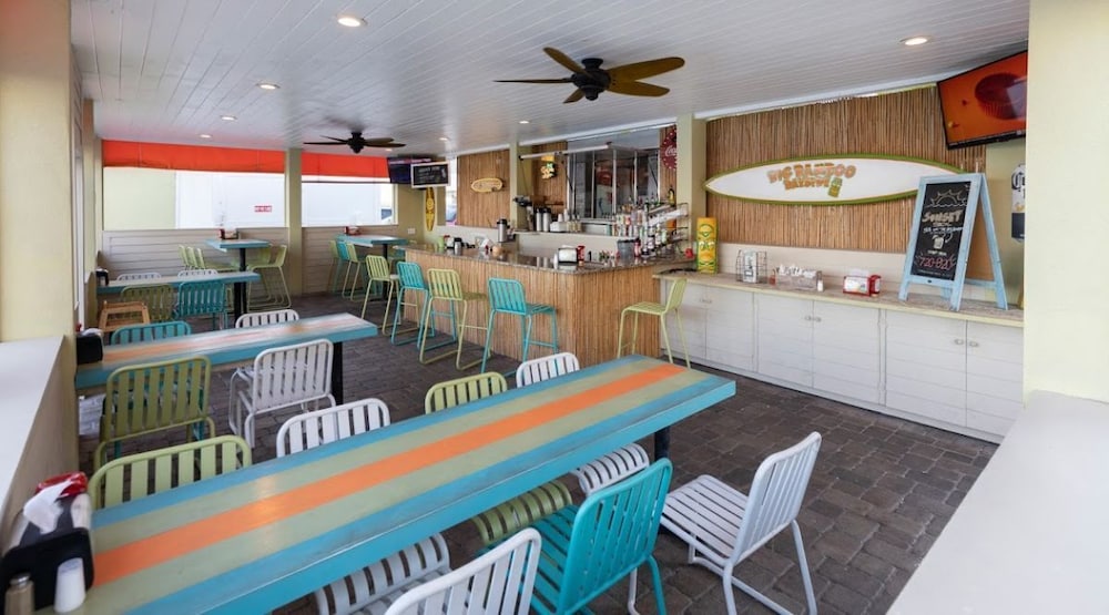 Four Waterfront 1BR Unit, Pool, Next to Port, Parking