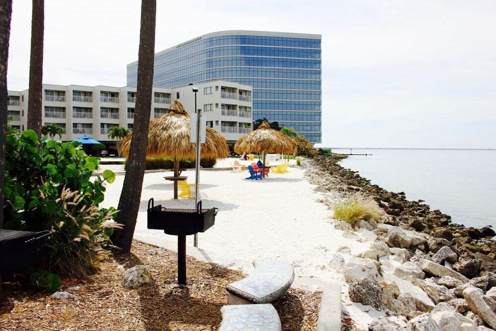 Four Waterfront 1BR Unit, Pool, Next to Port, Parking