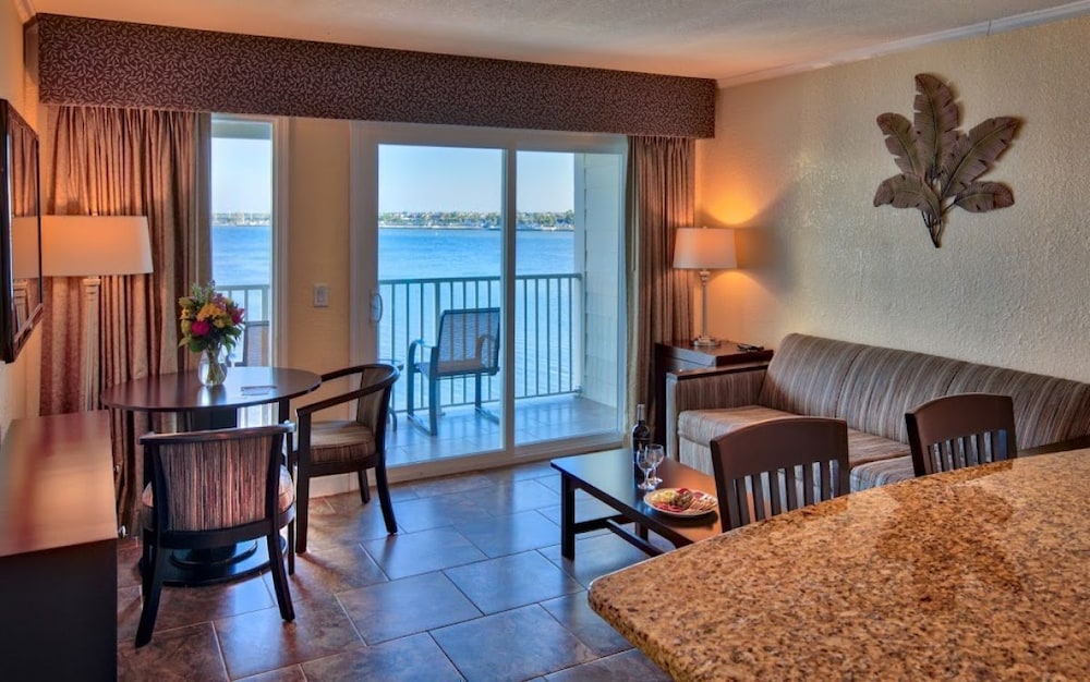 FOUR WATERFRONT 1BR UNITS! POOL, BBQ, NEXT TO PORT