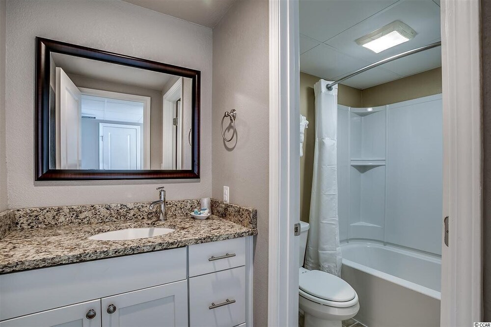 RARE JACUZZI HONEYMOON CONDO/1000SQFT/2BATH/SWING