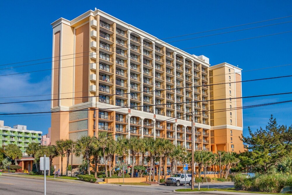 RARE JACUZZI HONEYMOON CONDO/1000SQFT/2BATH/SWING