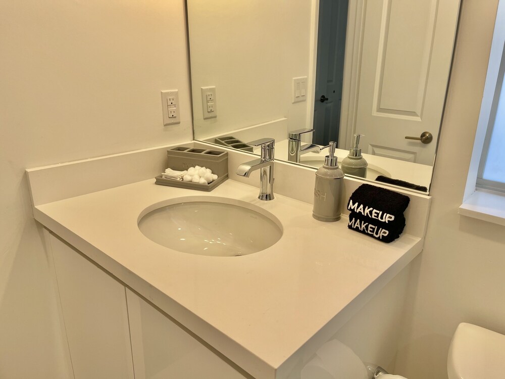 Bathroom, Villa Capri | Cozy Cottage in the hart of Miami