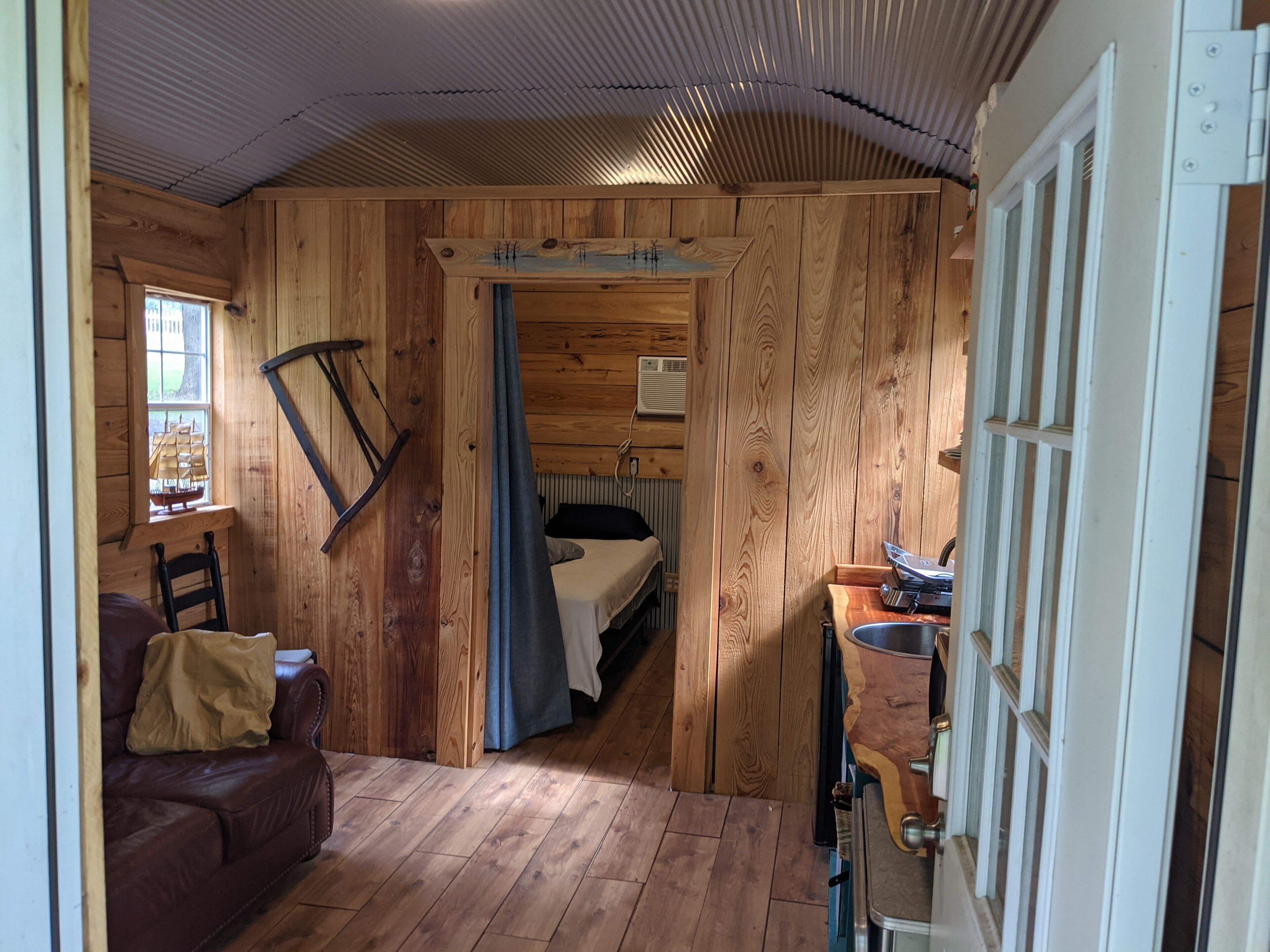 Cypress Cabin on 85 acres near Spring River in Hardy, United States