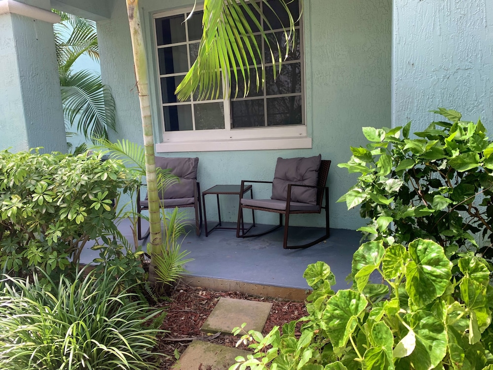 Luxurious 2/2 Apartment near Beach & FLL Airport