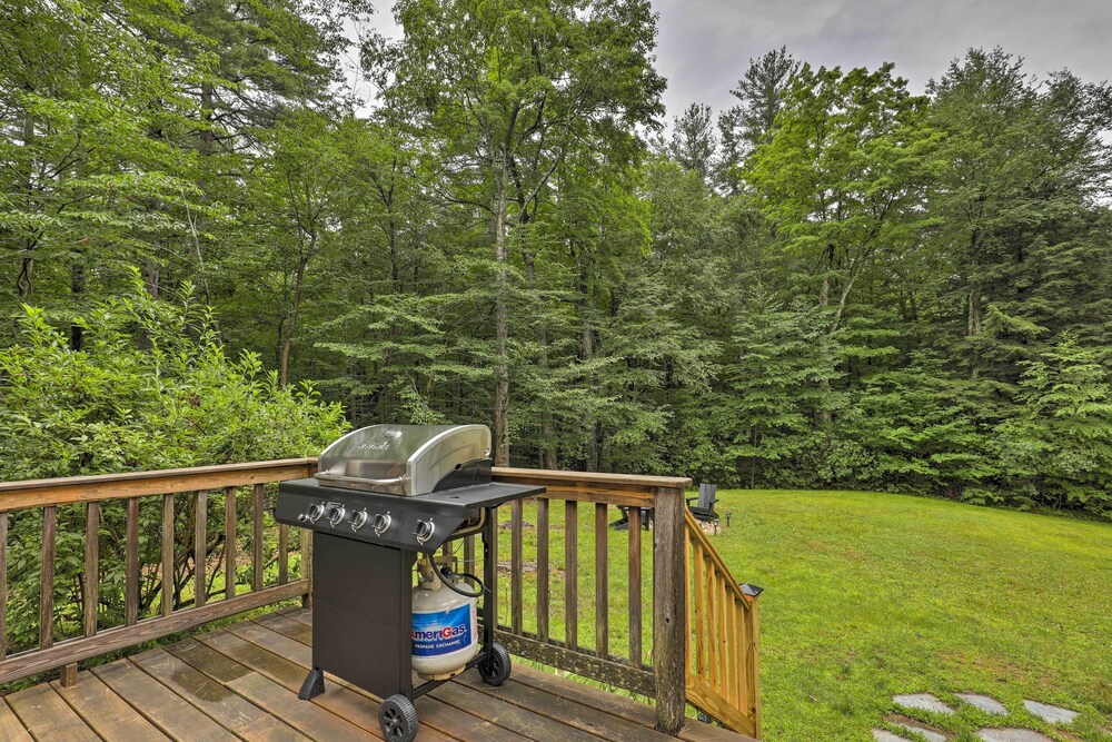 Charming Jaffrey Cottage w/ Mount Monadnock Views!