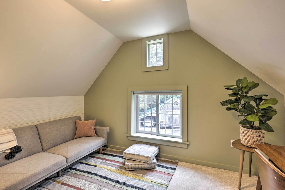 Charming Jaffrey Cottage w/ Mount Monadnock Views!