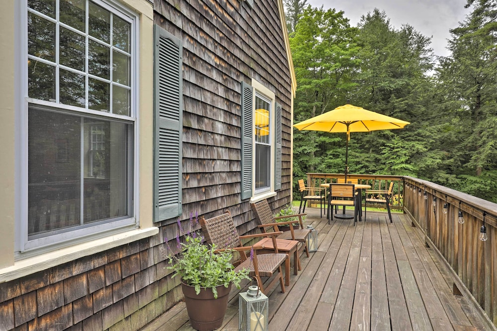 Charming Jaffrey Cottage w/ Mount Monadnock Views!