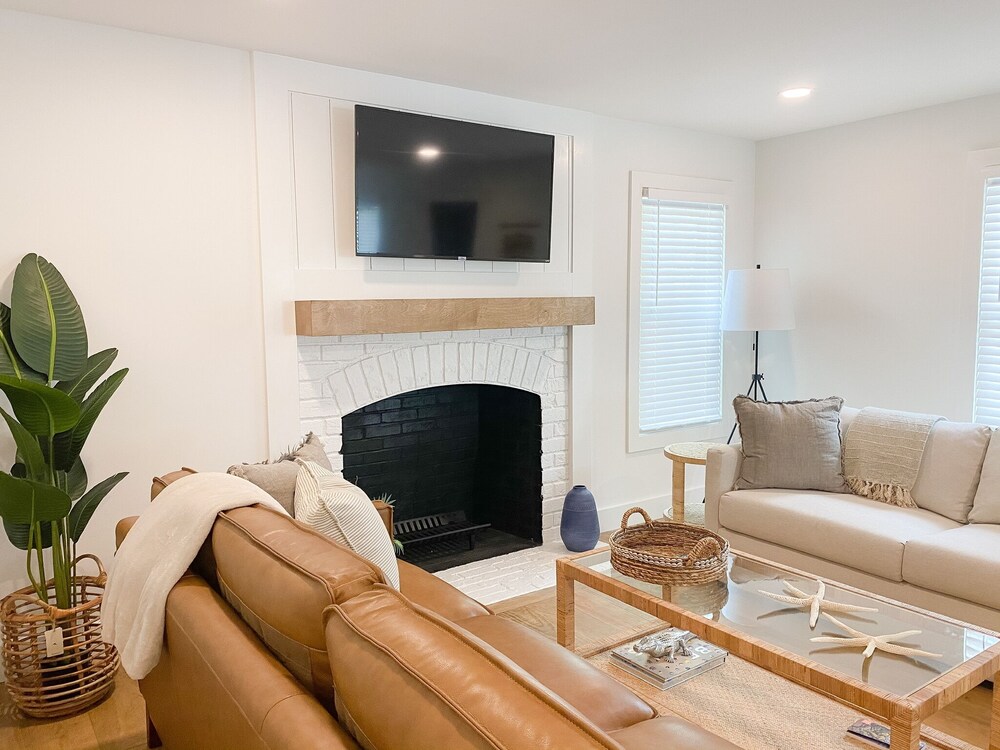 NEW! Charleston "Chucktown Cottage" mins to Beach