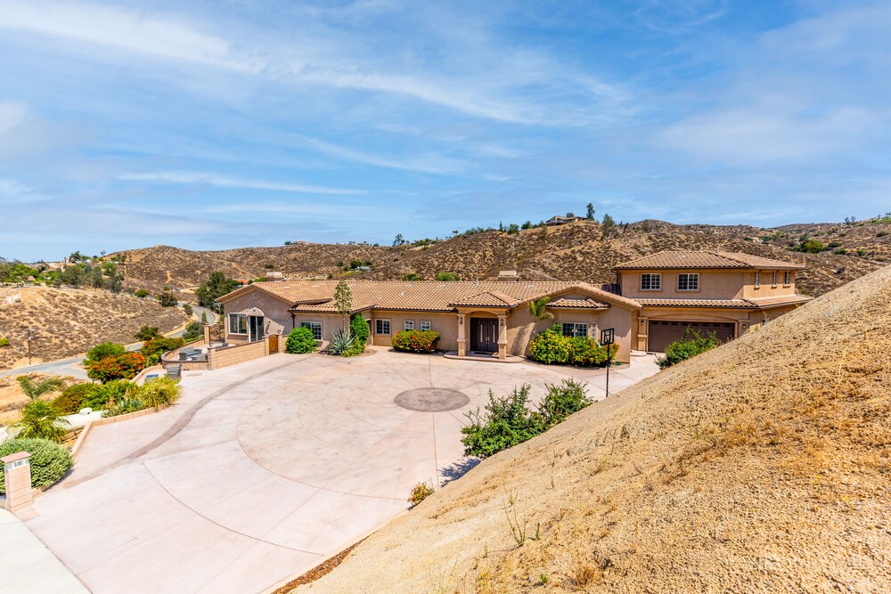 Huge Hilltop Mansion with Million Dollar views