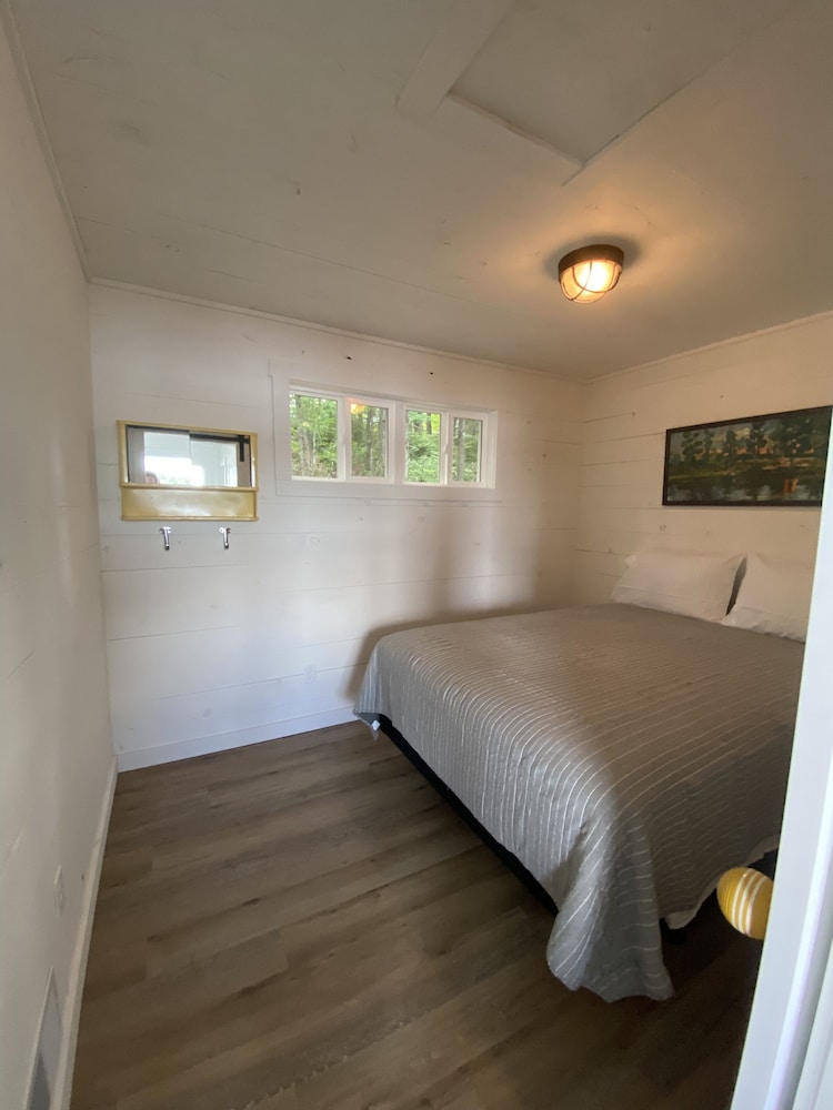 Cozy new cabin on Lac Courte Oreilles!! Northwoods Beach Vrbo