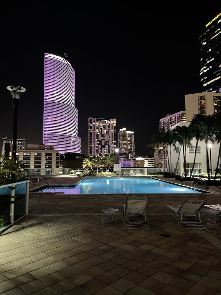 2 Floor Miami Brickell condo