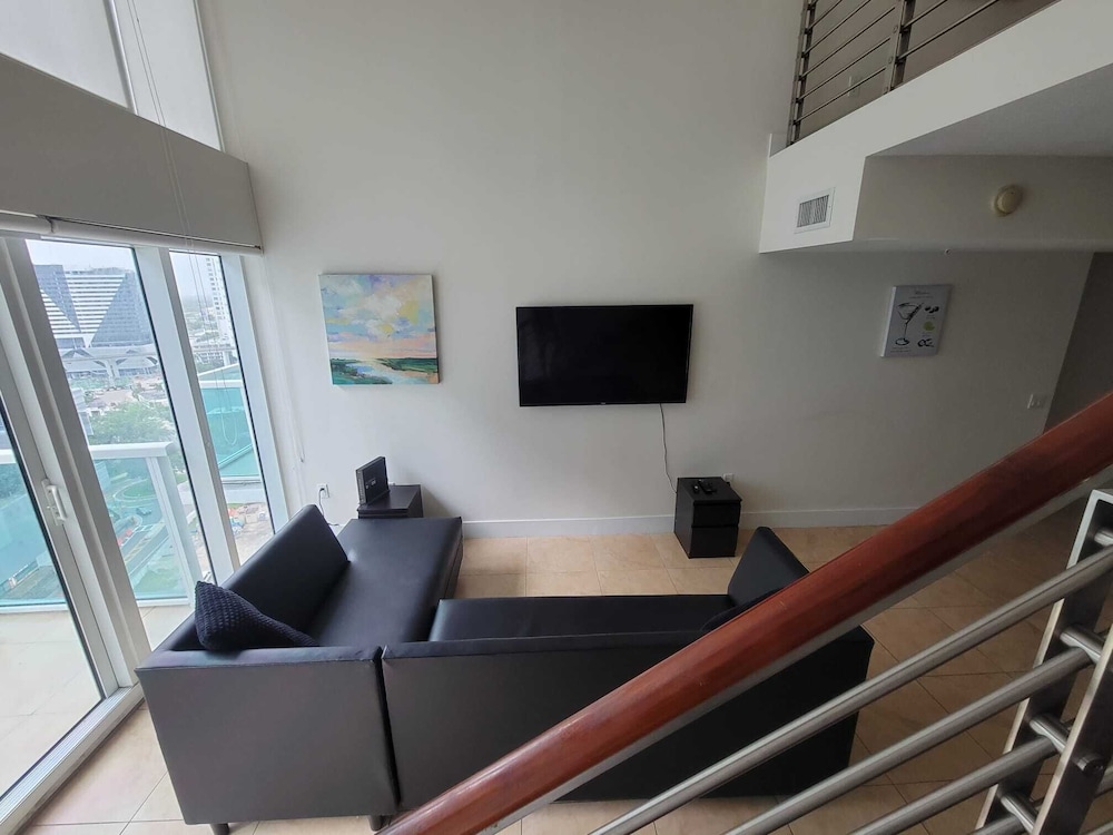 2 Floor Miami Brickell condo