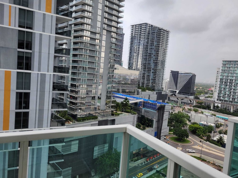 2 Floor Miami Brickell condo