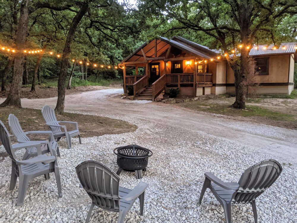 Lake Texoma Hidden cabin in the woods near Creek Marina Deals & Reviews (Kingston