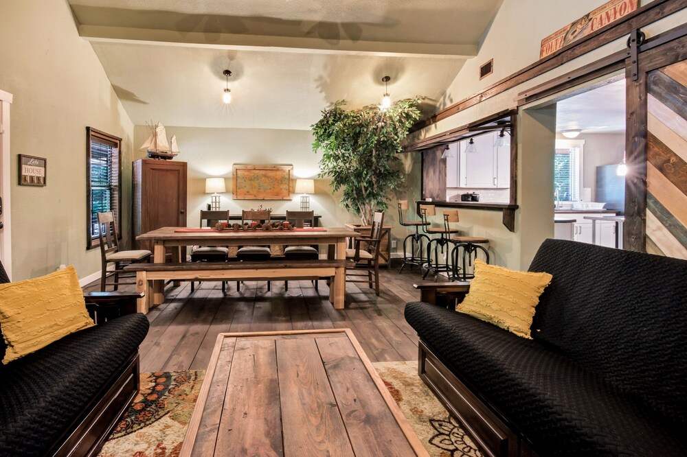 Lake Texoma Hidden cabin in the woods near Creek Marina Deals & Reviews (Kingston