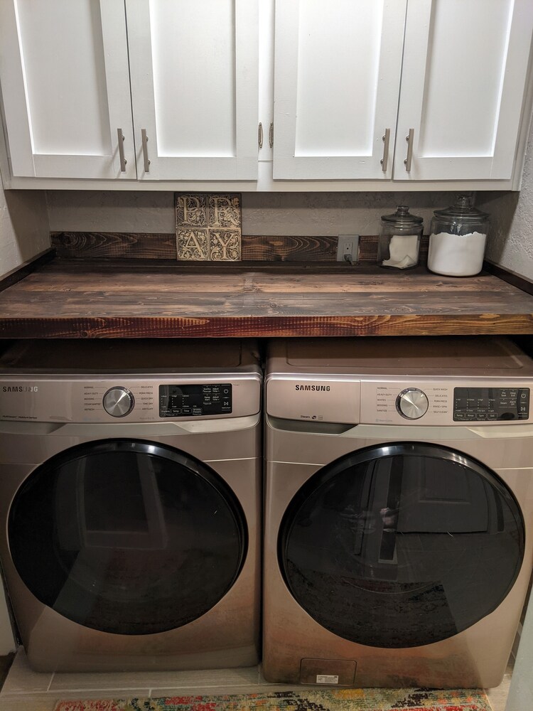 Lake Texoma Hidden cabin in the woods near Creek Marina Deals & Reviews (Kingston