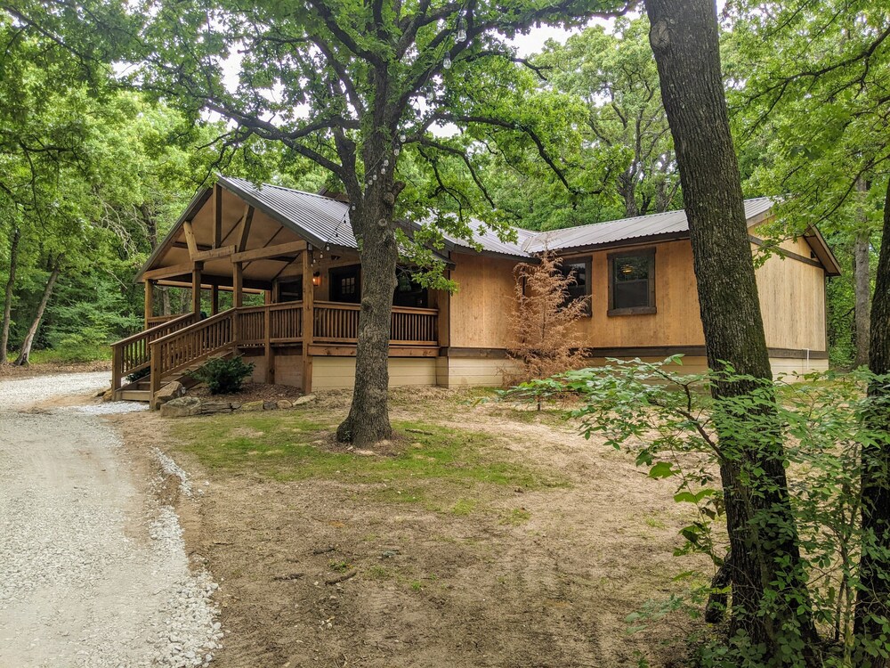 Lake Texoma Hidden cabin in the woods near Creek Marina Deals & Reviews (Kingston