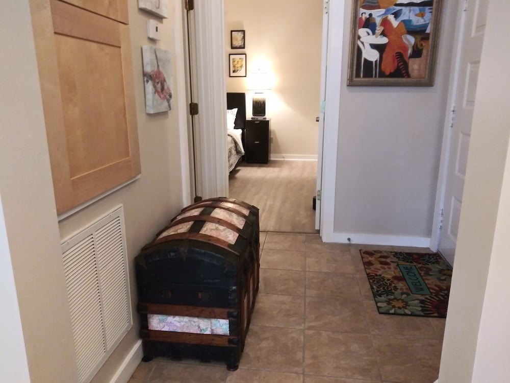 Lakeside condo on Clear Lake with marina. Pasadena Vrbo