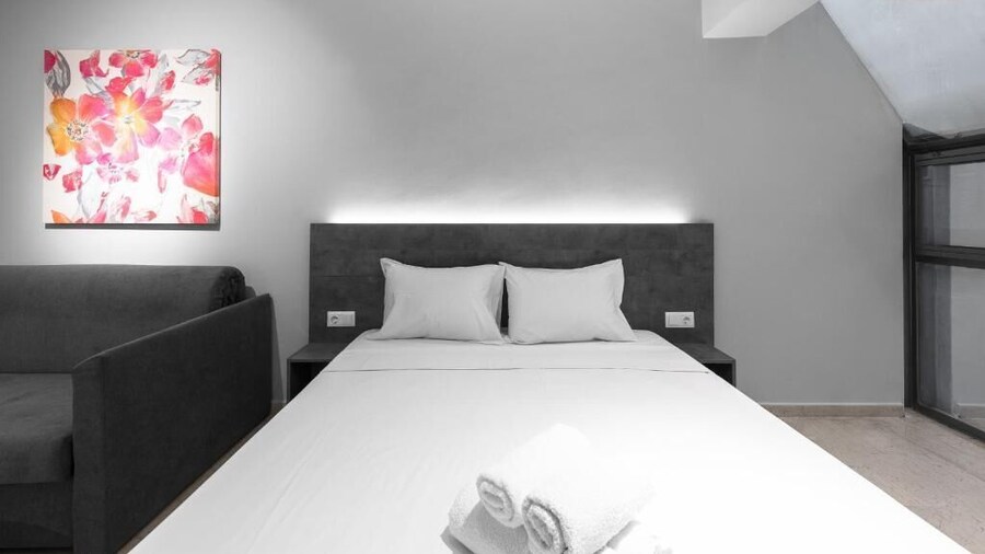 Modeco Nilie Hospitality MGMT