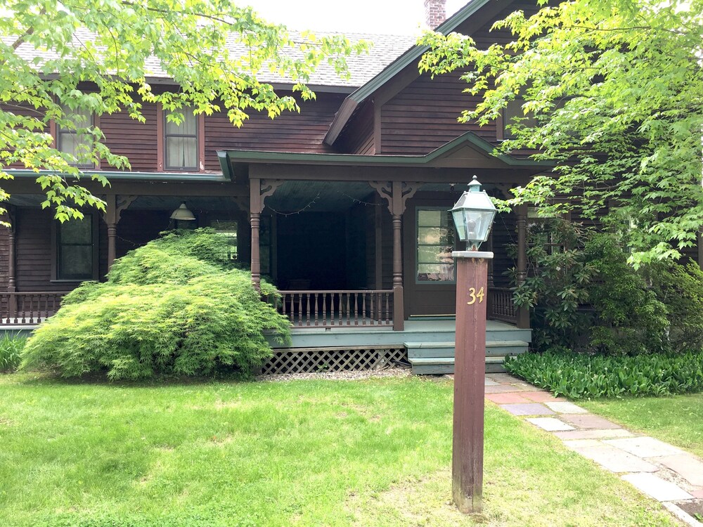 Amazing Country Getaway / Buckland Retreat House