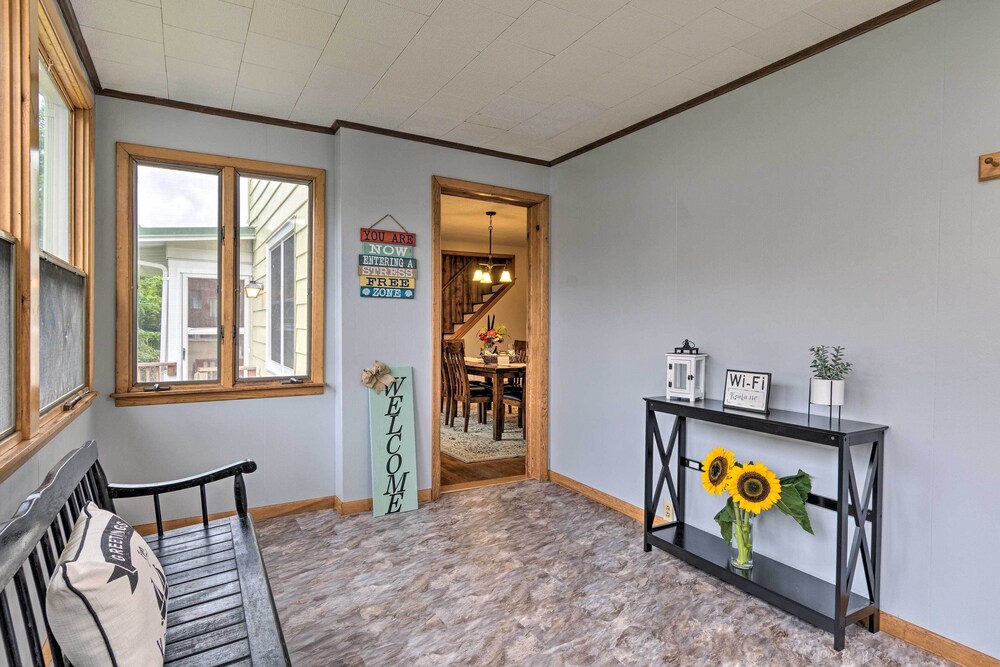 Penn Yan Escape w/ Yard, 1 Mi to Keuka Lake! Penn Yan Vrbo