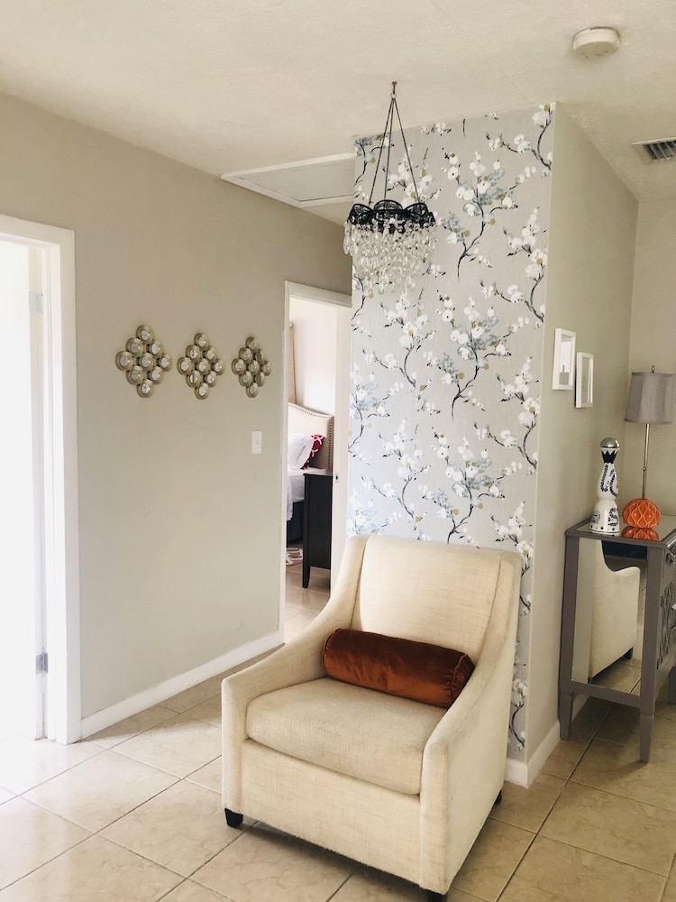 Beautiful Miami Villa near Hard Rock Stadium