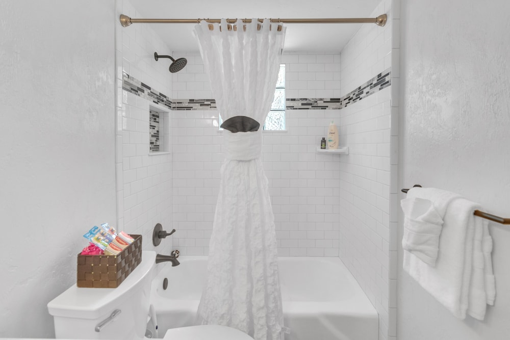 BRAND NEW Remodeled Home Close to EVERYTHING!!!