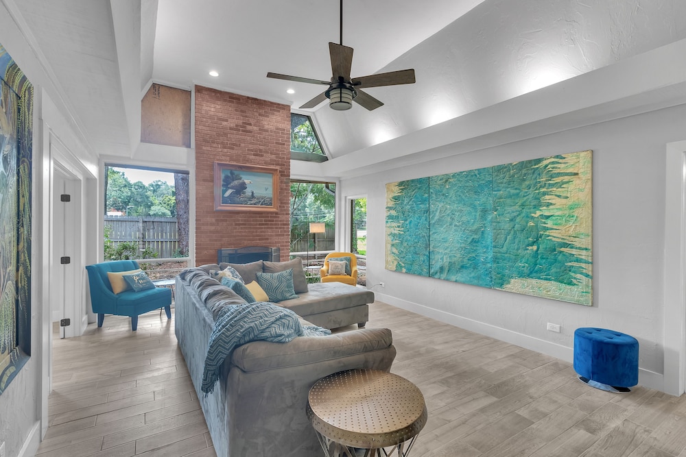 BRAND NEW Remodeled Home Close to EVERYTHING!!!