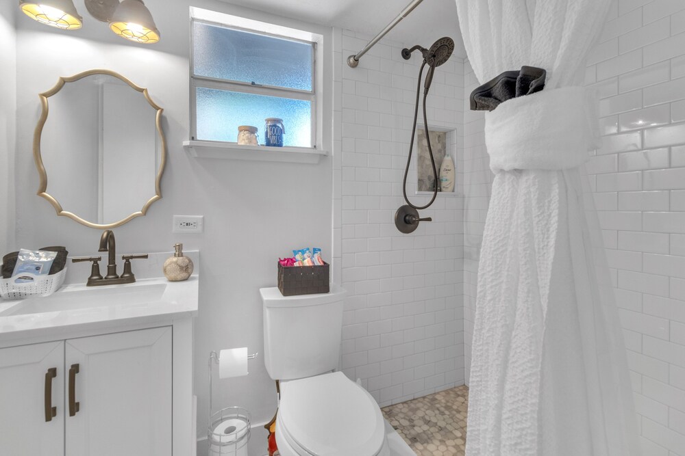 BRAND NEW Remodeled Home Close to EVERYTHING!!!