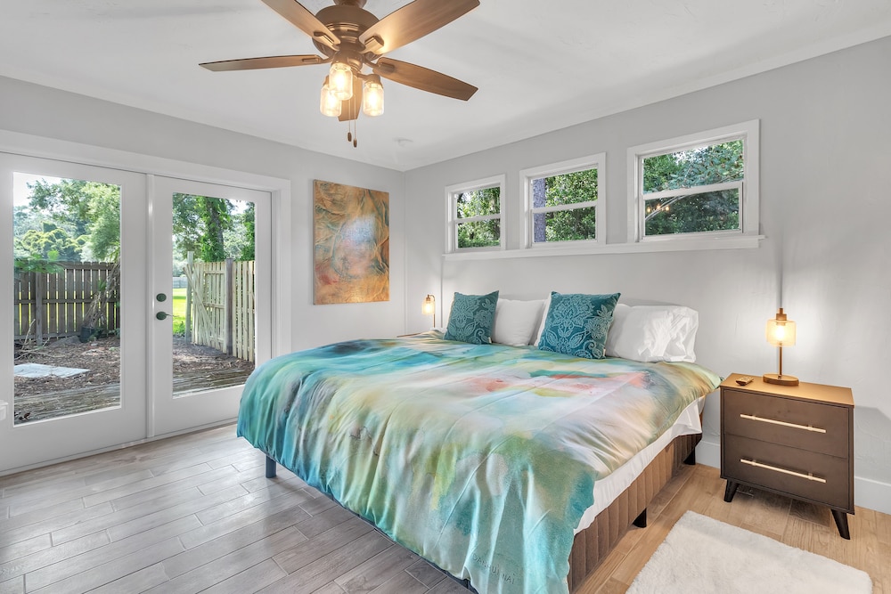 BRAND NEW Remodeled Home Close to EVERYTHING!!!