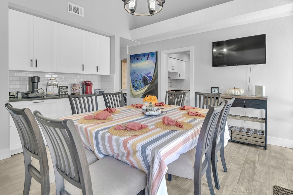 BRAND NEW Remodeled Home Close to EVERYTHING!!!