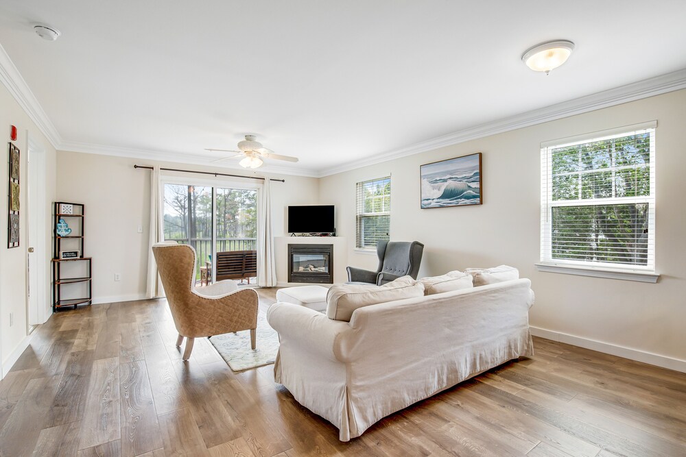 Bethany Bay Dog-Friendly Getaway w/ Free WiFi, Shared Pool, & Sports Courts