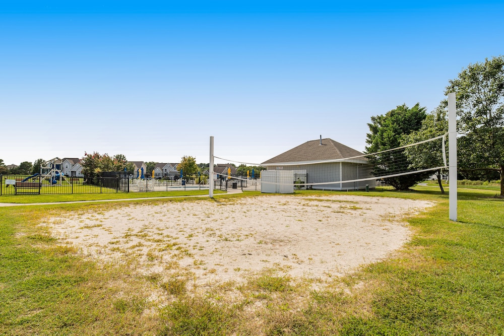 Bethany Bay Dog-Friendly Getaway w/ Free WiFi, Shared Pool, & Sports Courts