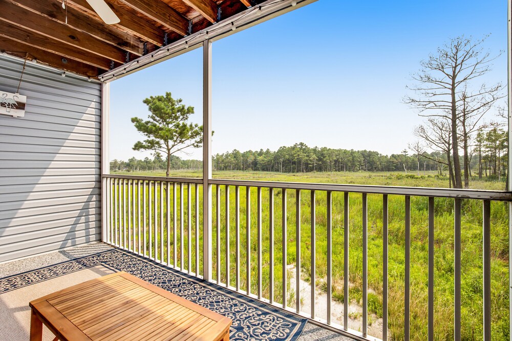 Bethany Bay Dog-Friendly Getaway w/ Free WiFi, Shared Pool, & Sports Courts