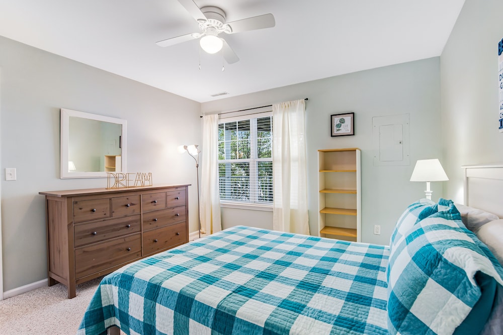 Bethany Bay Dog-Friendly Getaway w/ Free WiFi, Shared Pool, & Sports Courts