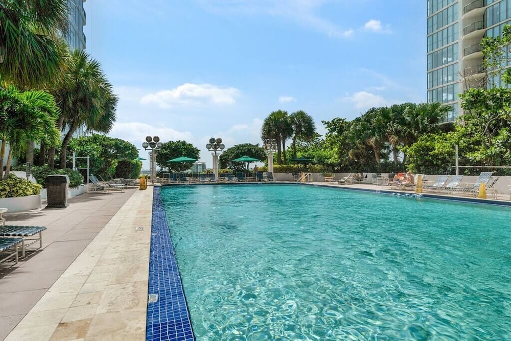 Shore to Please! (3 bedroom Condo)