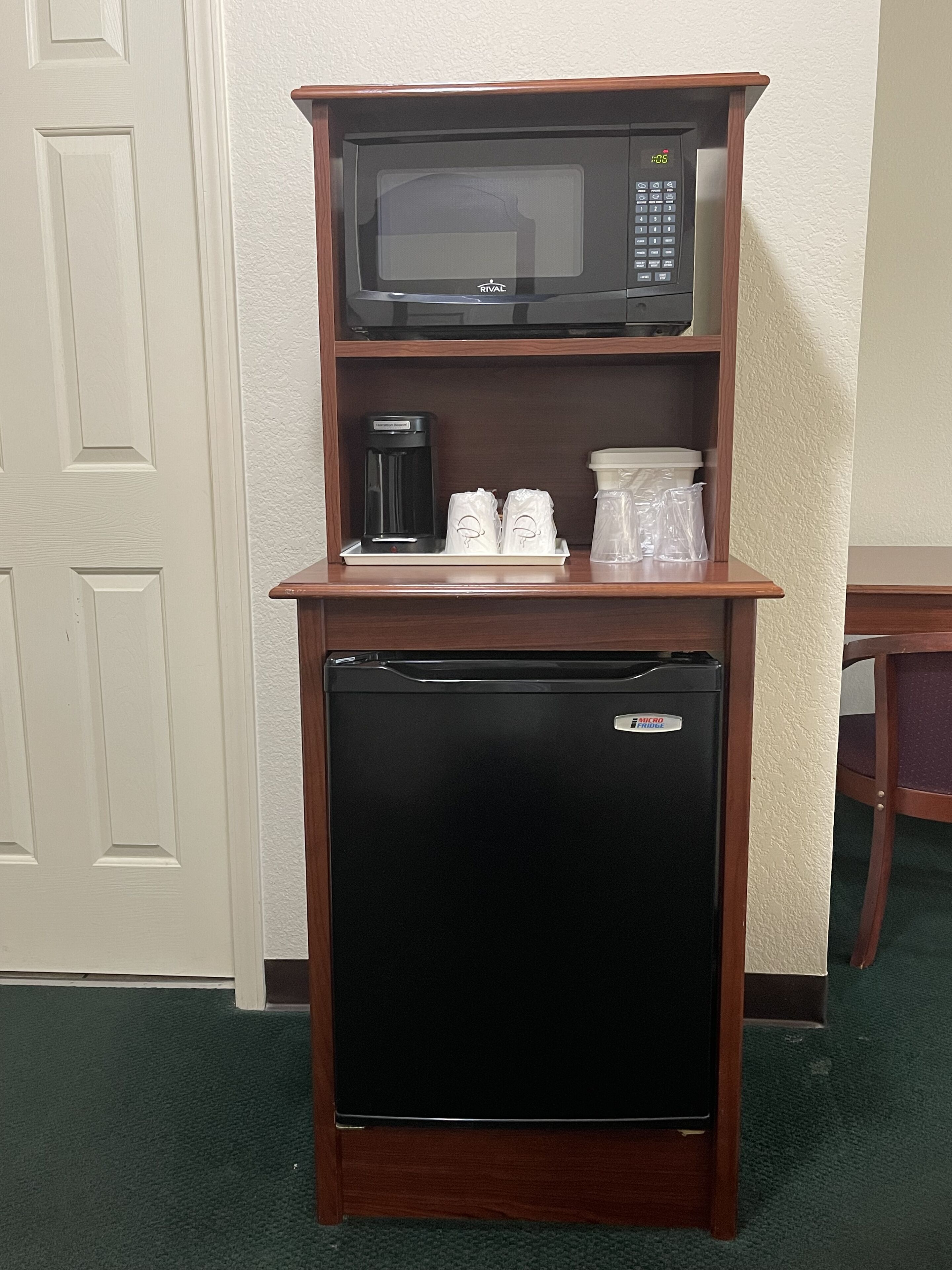 Spacious King Suite in Hotel in McAlester, United States