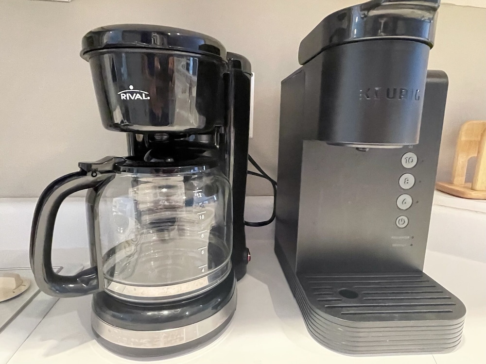 Lovely Water Side Condo! 😊