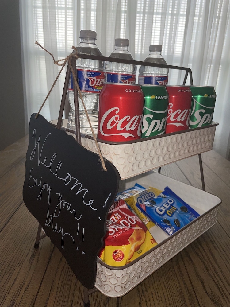 Lovely Water Side Condo! 😊