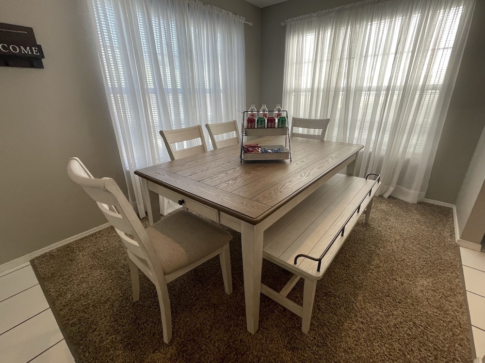 Lovely Water Side Condo! 😊