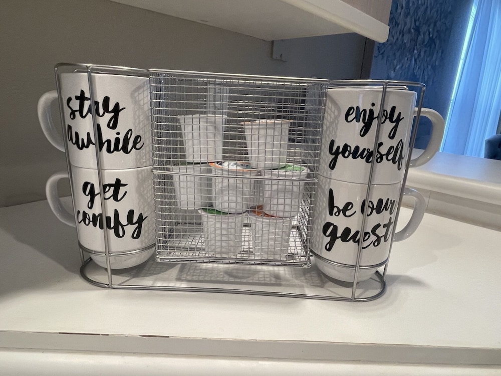 Lovely Water Side Condo! 😊