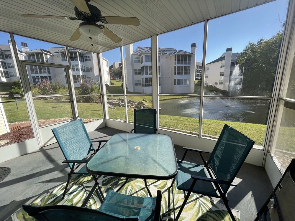 Lovely Water Side Condo! 😊