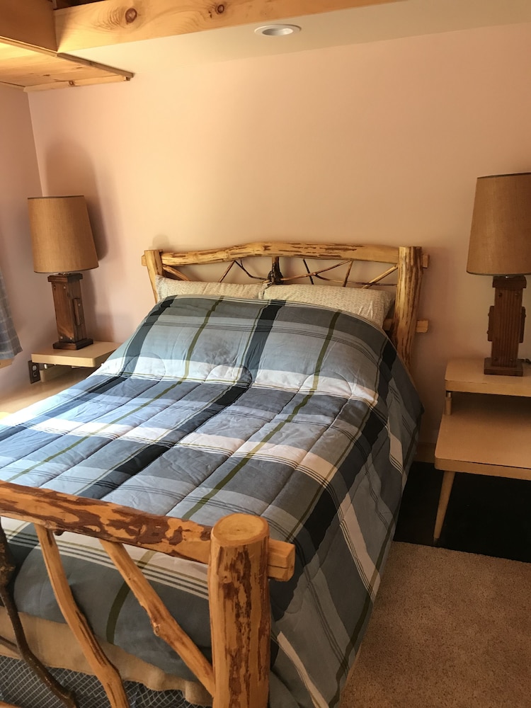 Rustic Foxhole Marquette County Vrbo