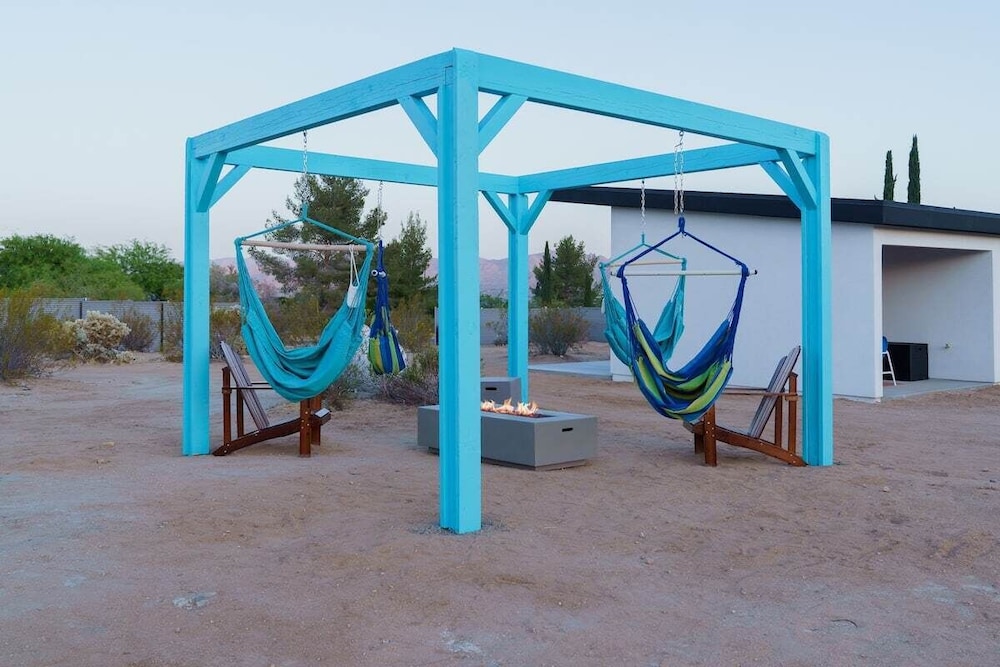 ❤Retro 90s Vibe+Firepit+Hammocks❤