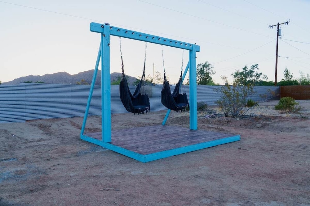 ❤Retro 90s Vibe+Firepit+Hammocks❤