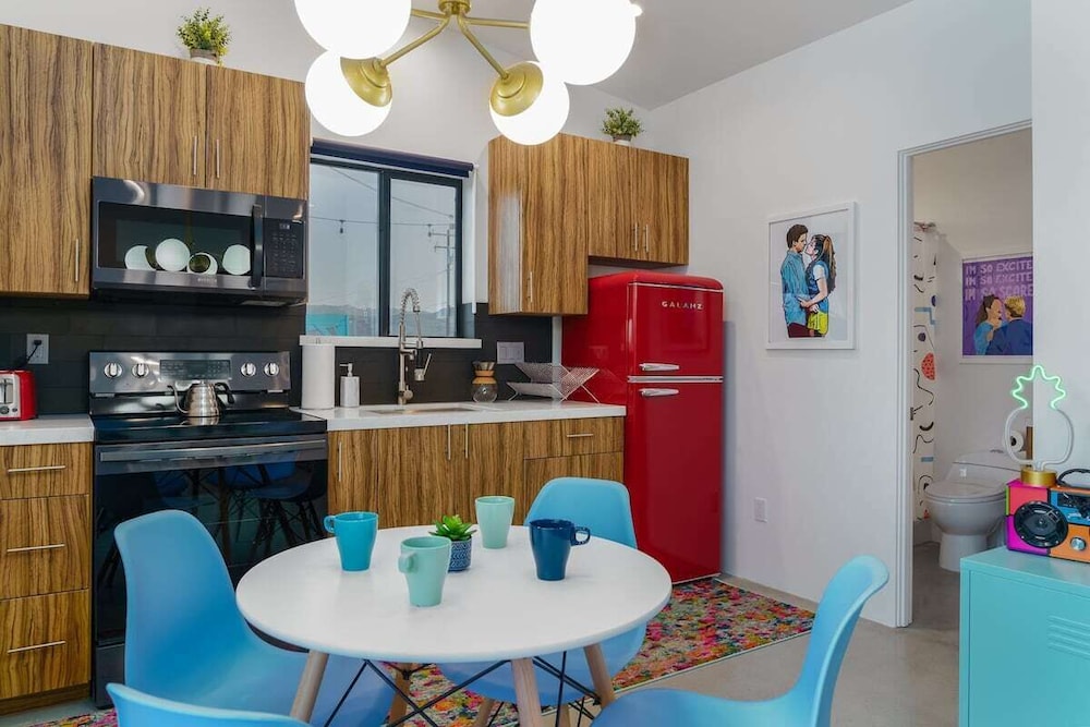 ❤Retro 90s Vibe+Firepit+Hammocks❤