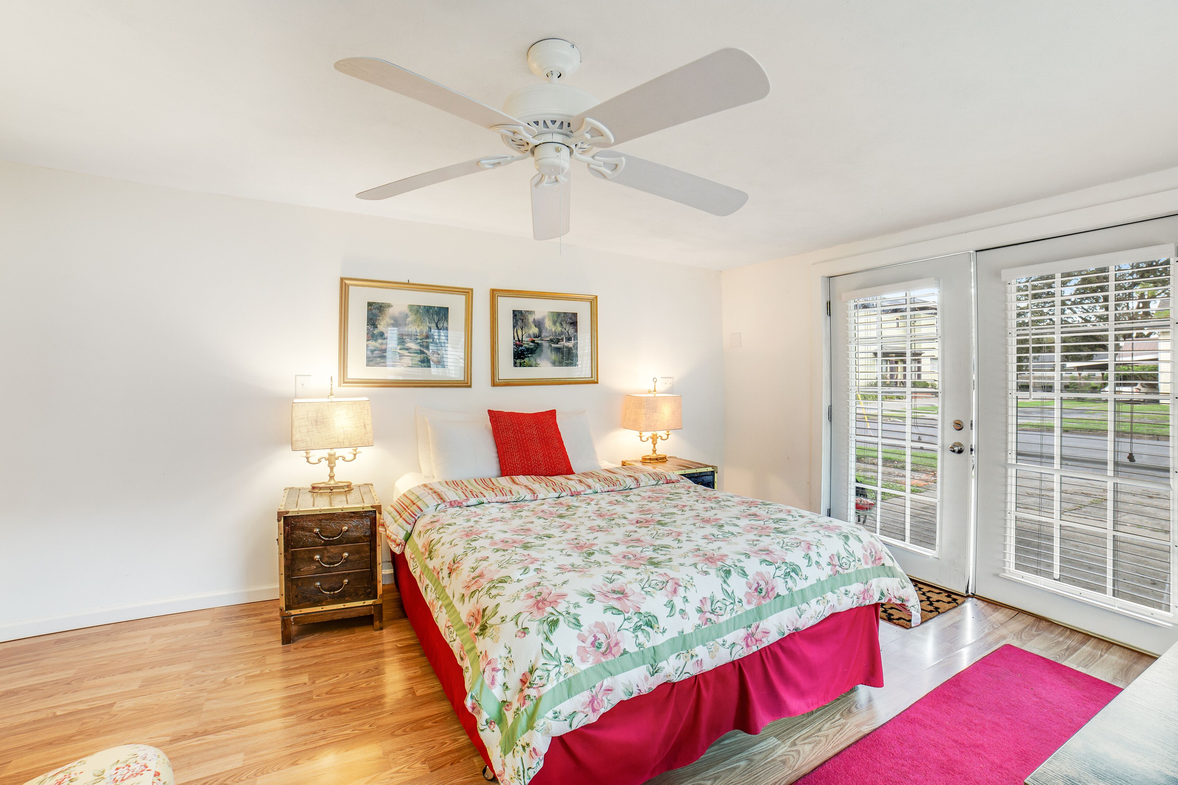 Quaint Apartment with walkable locale, free WiFi, & hot tub in Watkins Glen, United States